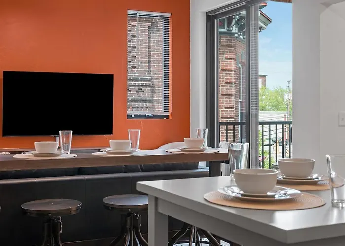 Pfr - Highland, 3br 2ba Shadyside Condo, 2 Decks, 3rd Floor Walkup * Pittsburgh