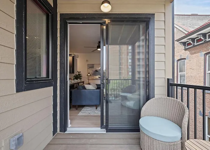 Apartment Pfr - Highland, 3br 2ba Shadyside Condo, 2 Decks, 3rd Floor Walkup Pittsburgh
