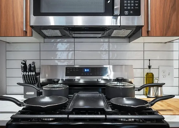 Apartment Pfr - Highland, 3br 2ba Shadyside Condo, 2 Decks, 3rd Floor Walkup Pittsburgh