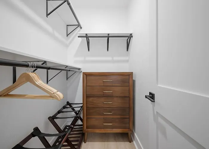 Pfr - Highland, 3br 2ba Shadyside Condo, 2 Decks, 3rd Floor Walkup * Pittsburgh