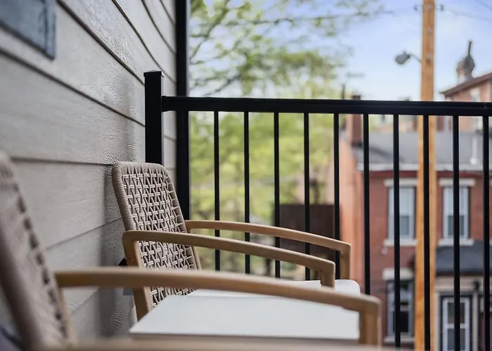 Pfr - Highland, 3br 2ba Shadyside Condo, 2 Decks, 3rd Floor Walkup * Pittsburgh