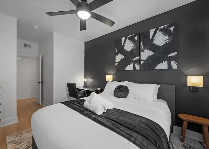 Pfr - Highland, 3br 2ba Shadyside Condo, 2 Decks, 3rd Floor Walkup Pittsburgh