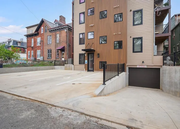 Apartment Pfr - Highland, 3br 2ba Shadyside Condo, 2 Decks, 3rd Floor Walkup *